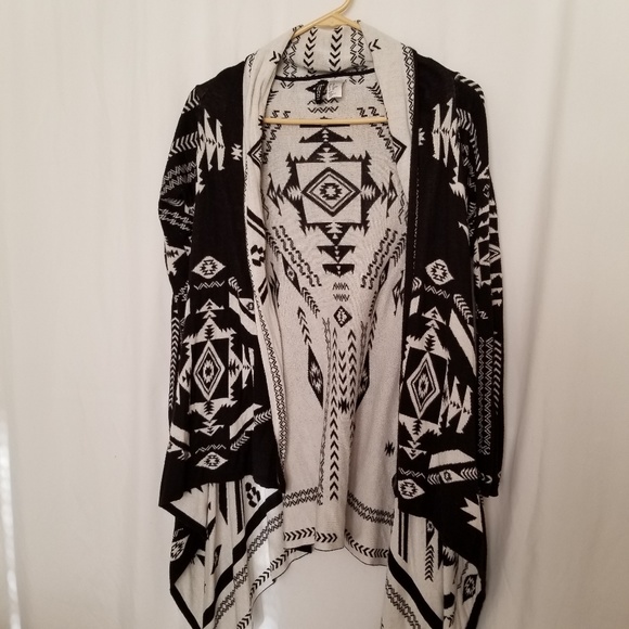 H&M Sweaters - H&M Aztec Print Sweater